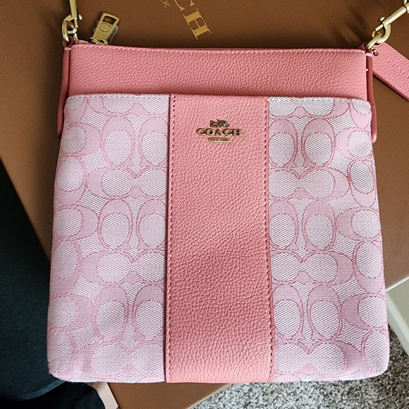 Purse - Picture 2 of 3